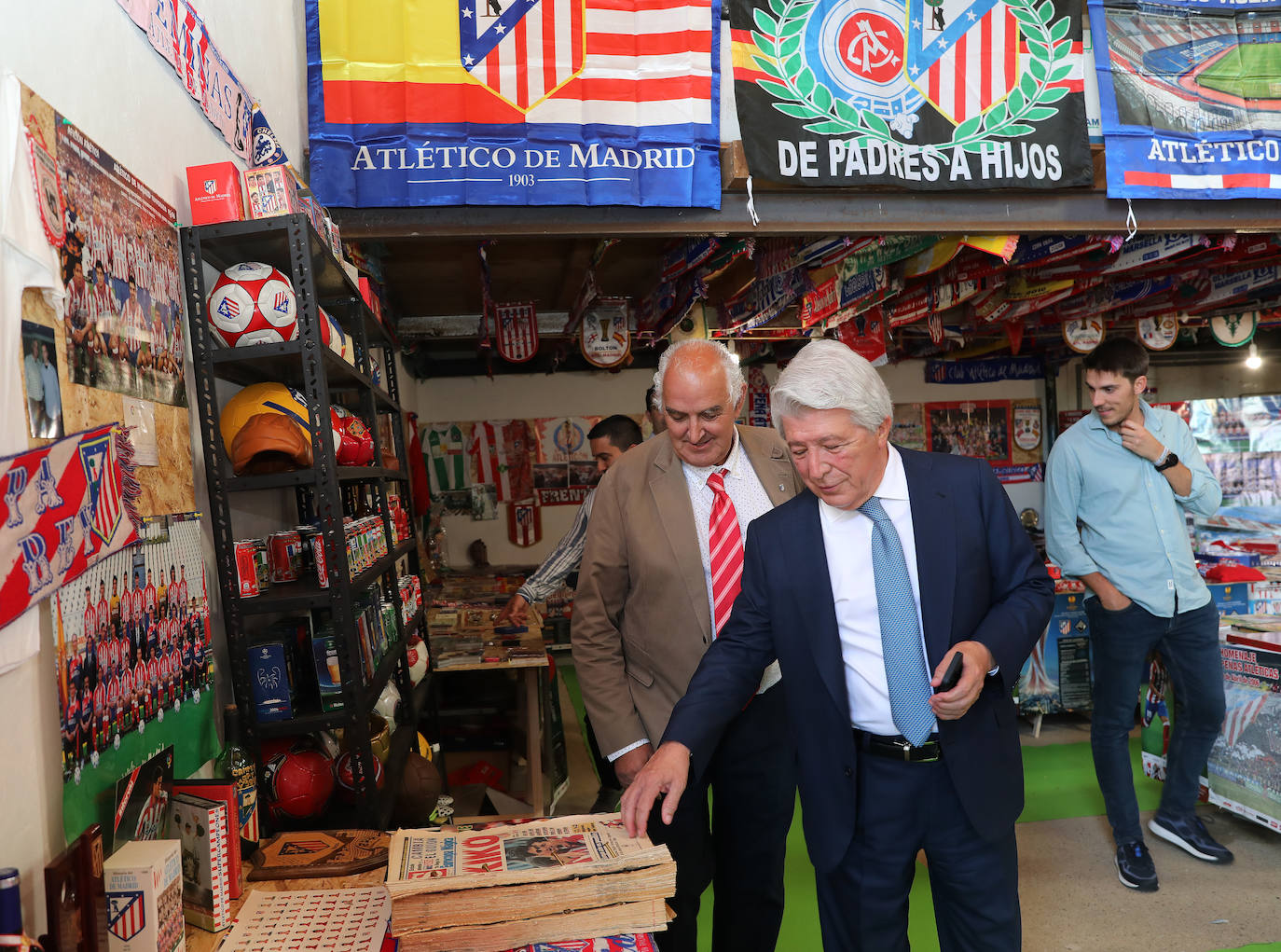 Fotos: Enrique Cerezo se encuentra con los aficionados del Atlético en Belmonte