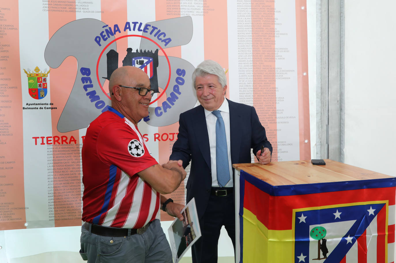 Fotos: Enrique Cerezo se encuentra con los aficionados del Atlético en Belmonte