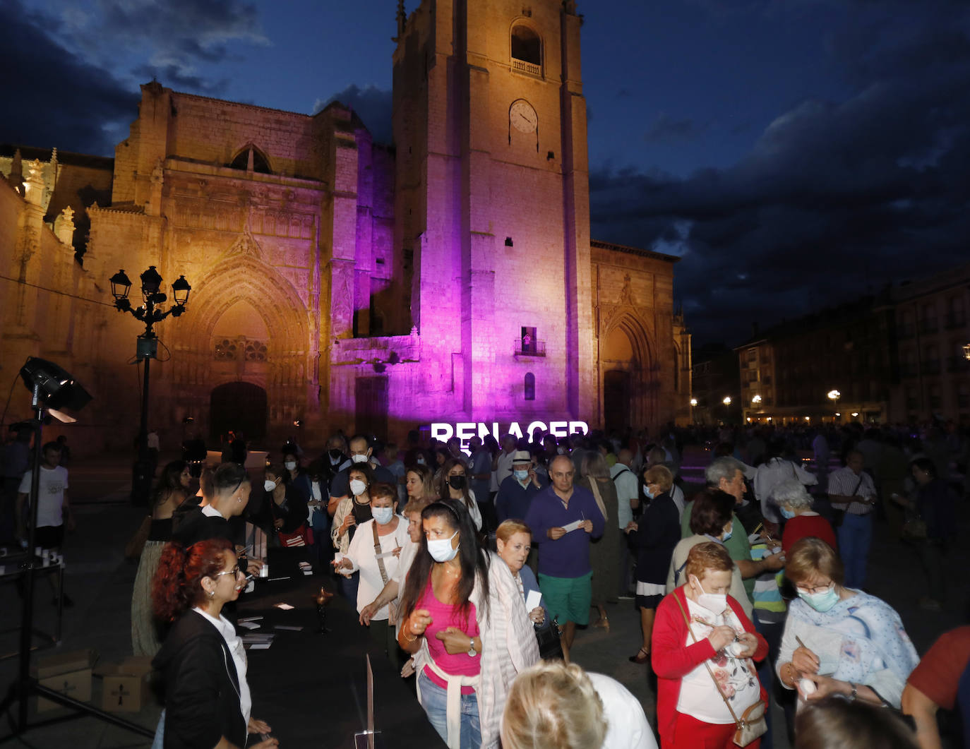 Fotos: &#039;La noche de las velas&#039; festeja los 700 años de la Catedral de Palencia