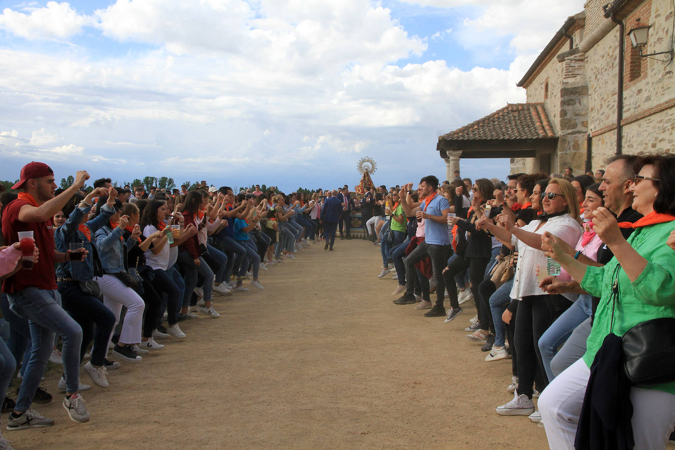 Romería de la Virgen del Bustar celebrada este sábado en Carbonero el Mayor.