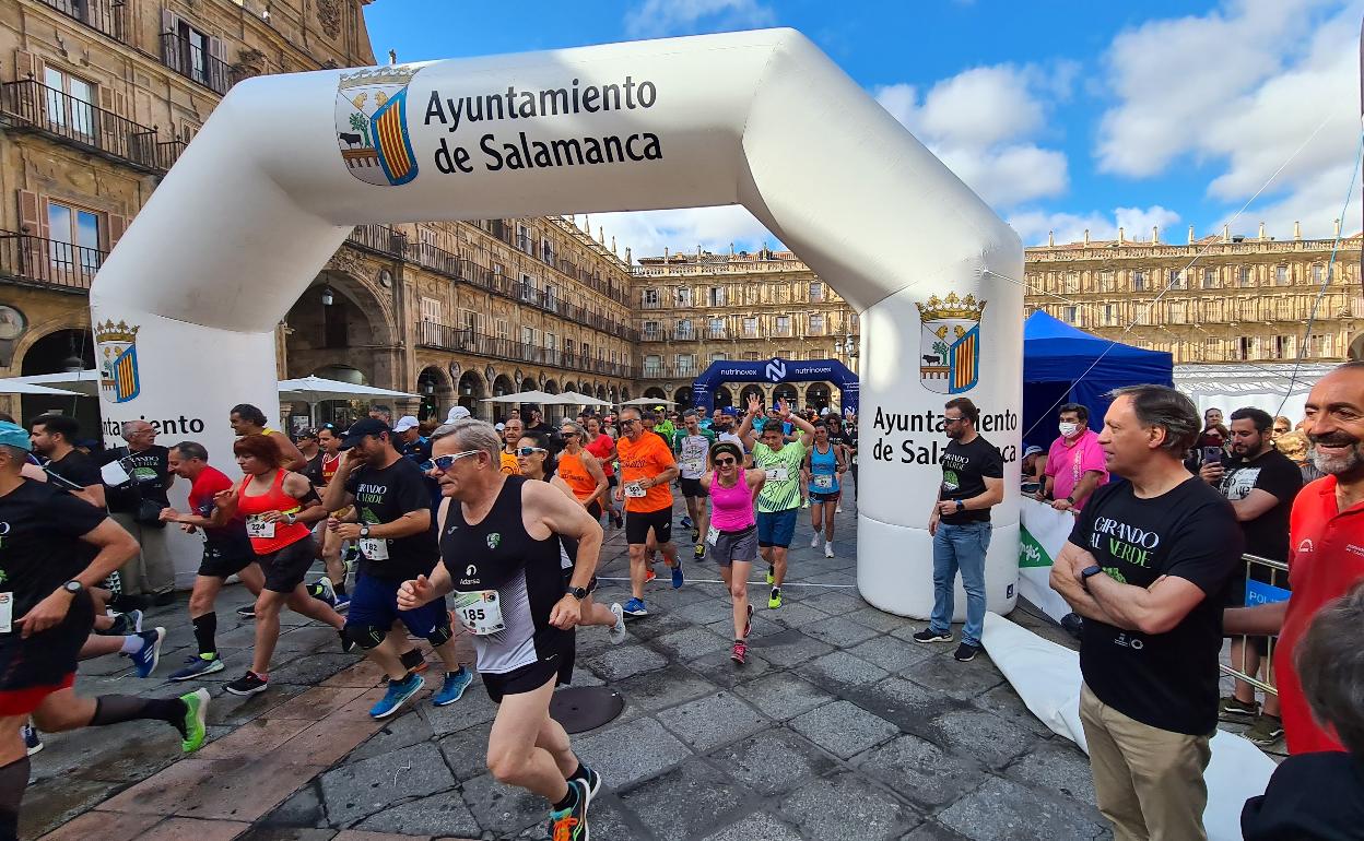 El alcalde dio la salida de la VIII Carrera Solidaria por la Donación de Órganos - II Marcha Savia. 