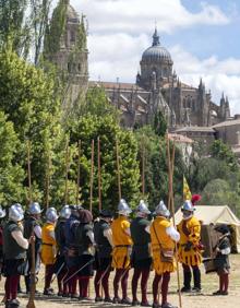 Imagen secundaria 2 - Salamanca recrea junto al Tormes la batalla de los Tercios Españoles