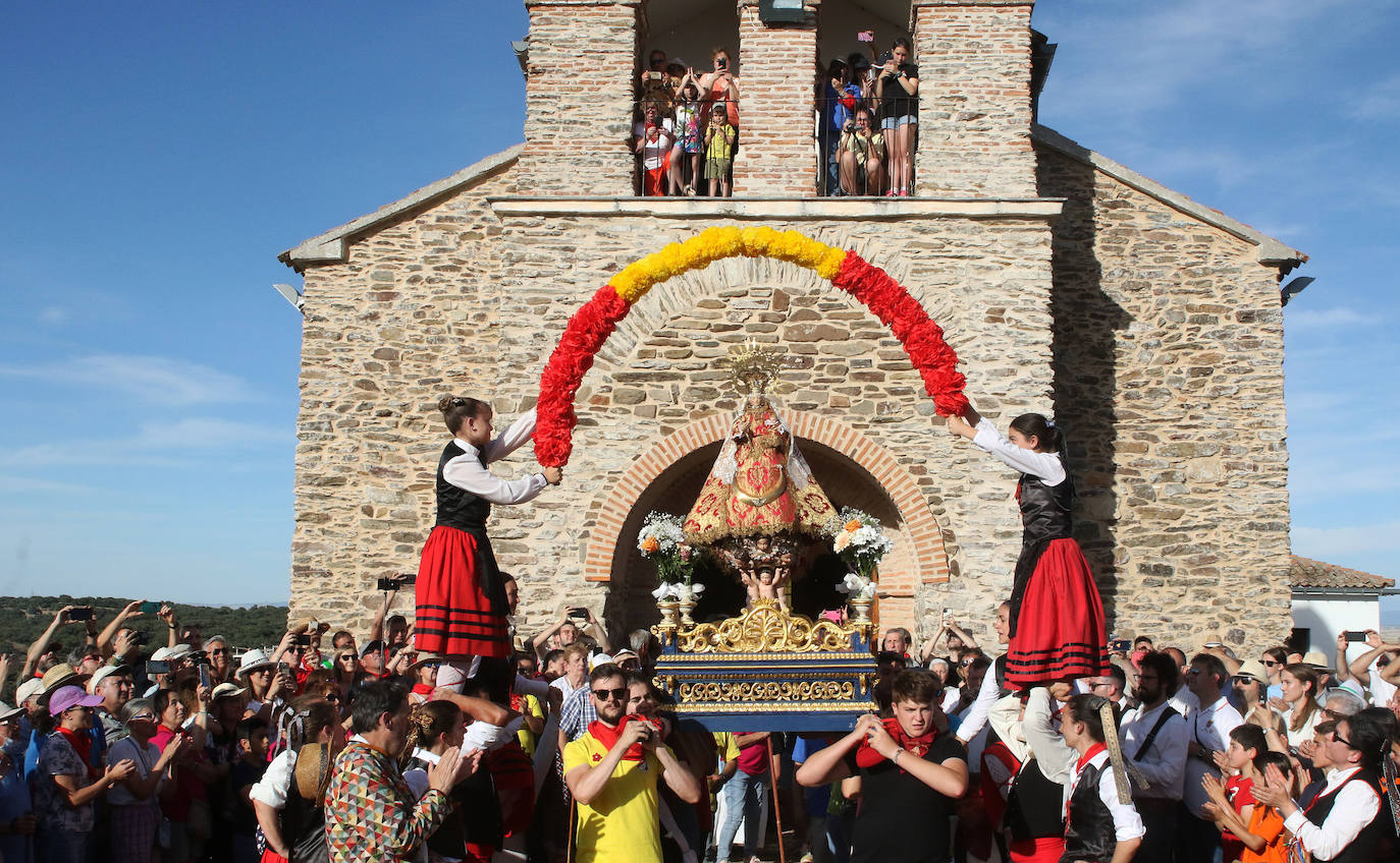 Procesión de la Virgen del Castillo en Bernardos 