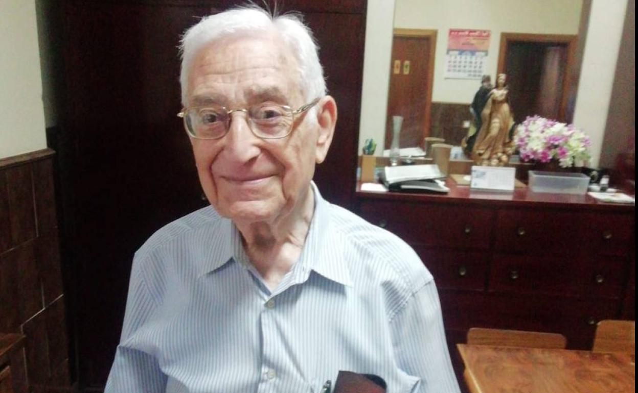 El sacerdote Elías González Cañíbano. 