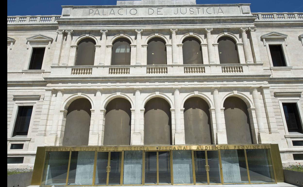 Fachada del Tribunal Superior de Justicia de Castilla y León en Burgos. 