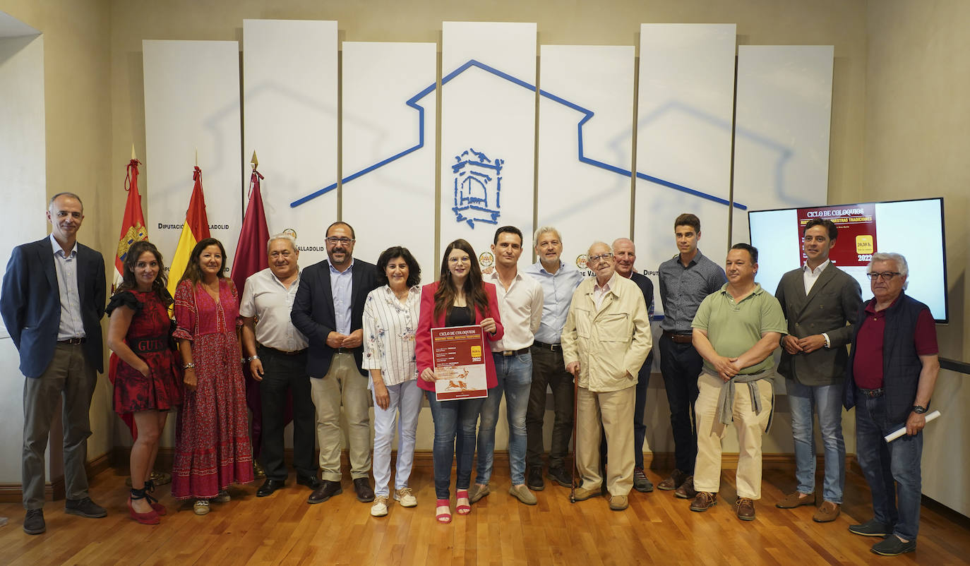 Presentación del ciclo de coloquios taurinos 'Nuestros toros, nuestras tradiciones'. 