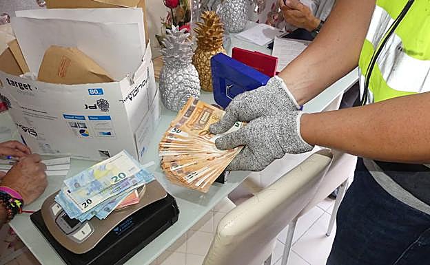 Imagen principal - Once detenidos y desarticulado un centro de distribución y varios puntos de venta de droga en Salamanca y provincia