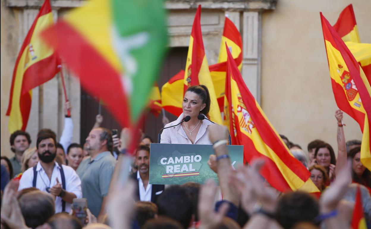 Macarena Olona, en un mitin en Córdoba. 