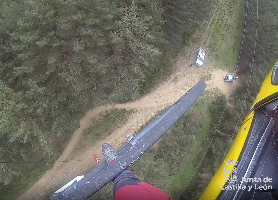 Vista desde el helicóptero de Protección Civil de la zona en la que estaba el ciclista herido.