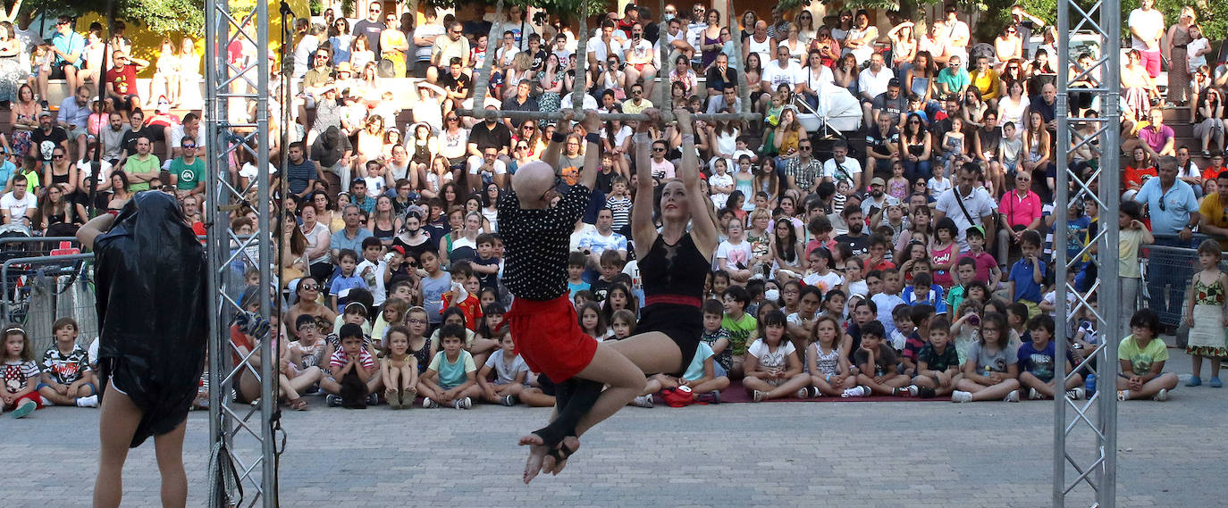 Uno de los espectáculos de este sábado en el parque del Peñascal.