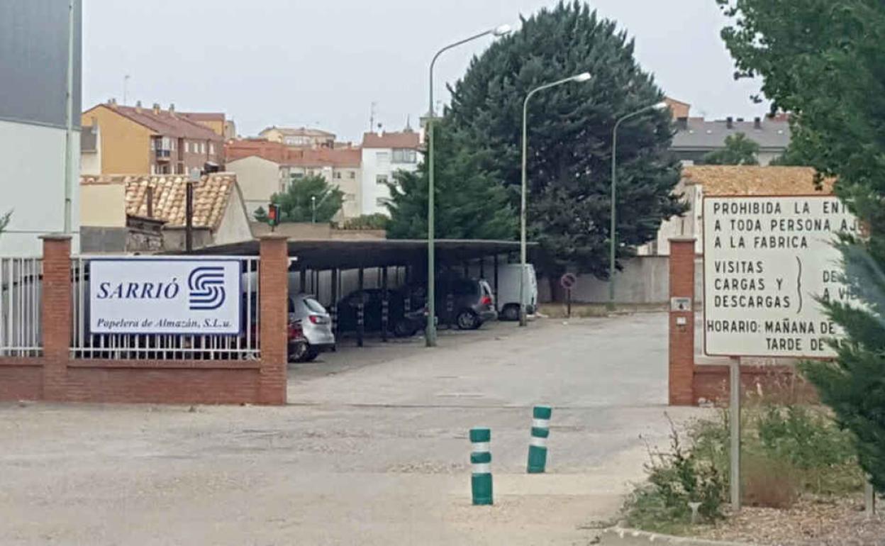 Soria: Sarrió y el Ayuntamiento de Almazán se unen para aprovechar el cartón reciclado