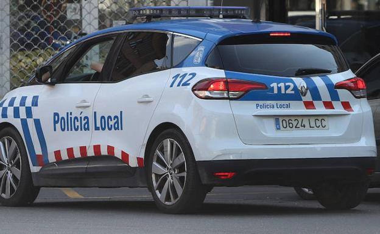 Palencia: Roban en un local de Antonio Maura tras romper un cristal con una tapa de alcantarilla