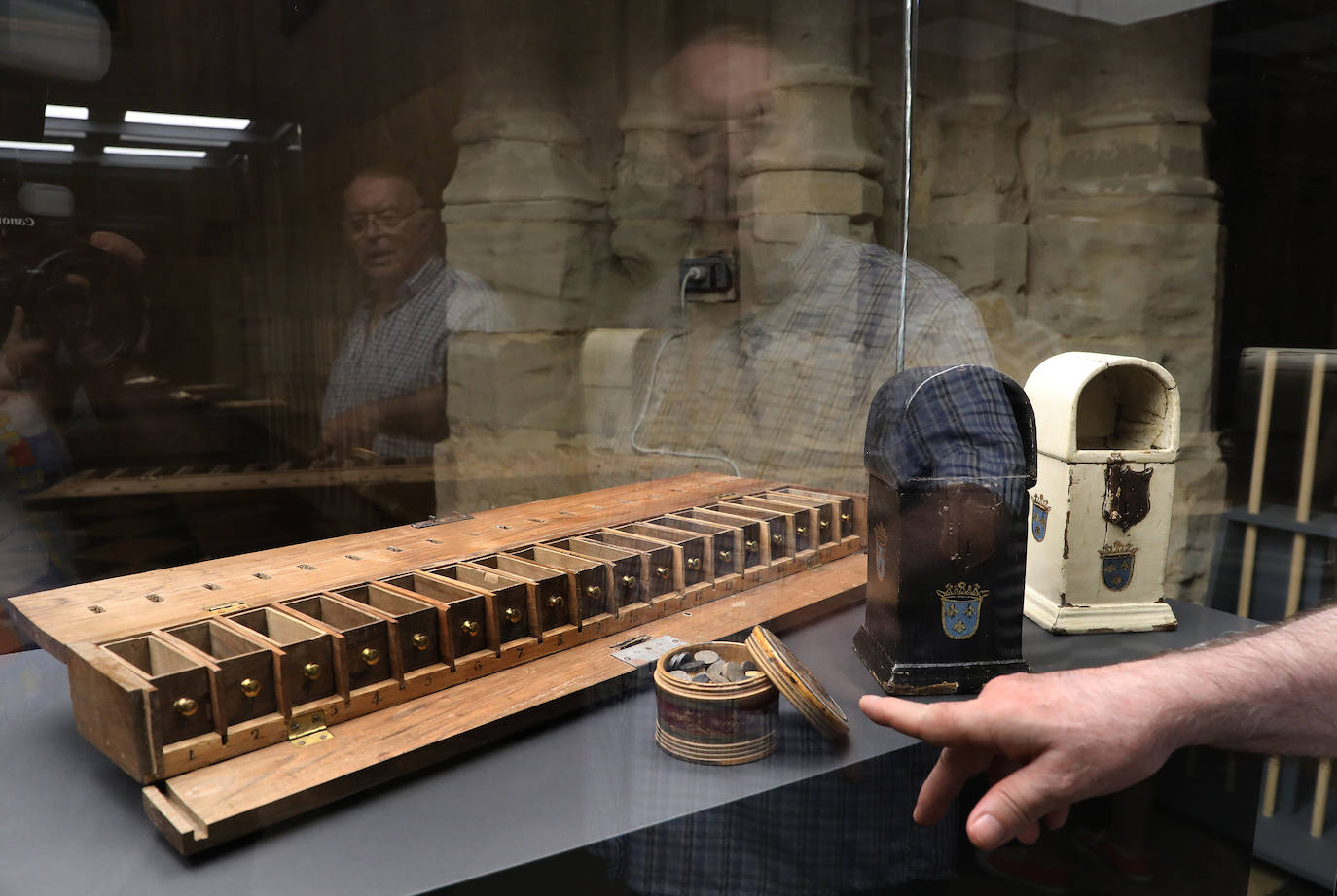 La muestra de arte religioso permanecerá abierta hasta el 11 de diciembre por el séptimo centenario de la Catedral. 