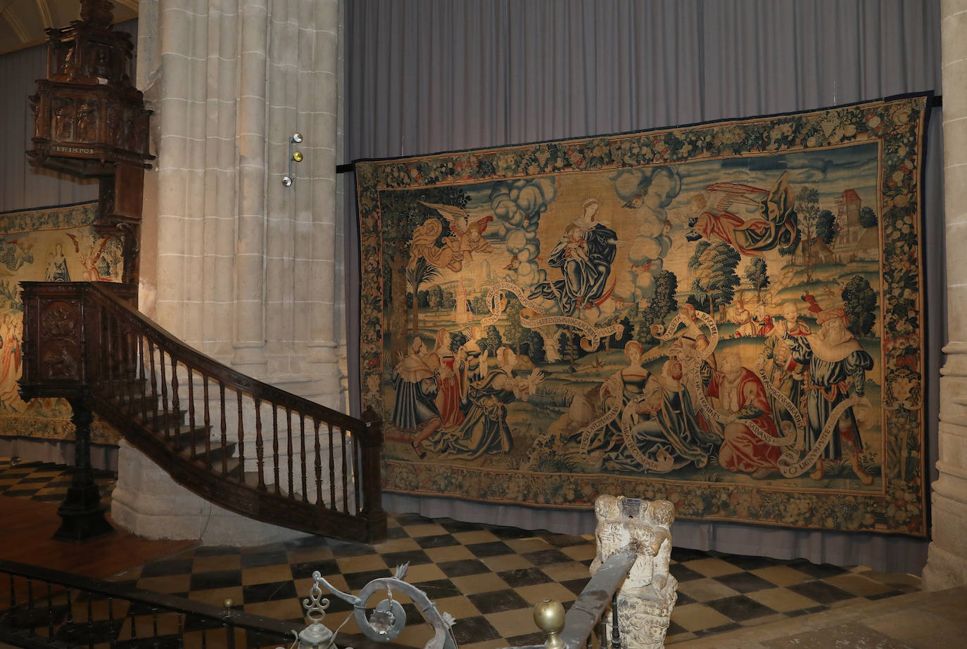 La muestra de arte religioso permanecerá abierta hasta el 11 de diciembre por el séptimo centenario de la Catedral. 