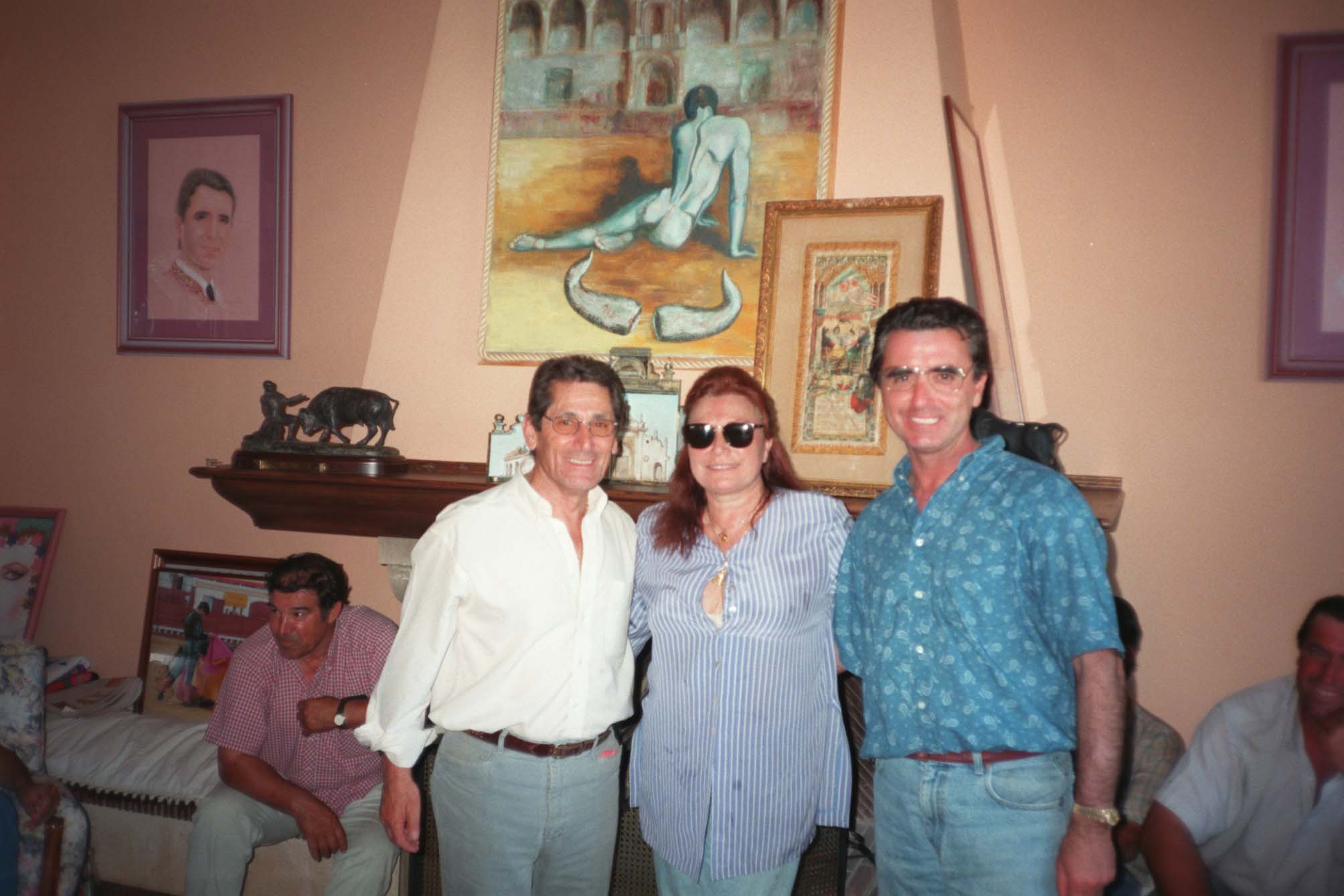 Junto a Rocío Jurado y José Ortega Cano en el interior de la finca la Yerbabuena, en 1998.