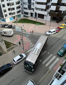 Imagen secundaria 2 - Continuos atascos de vehículos grandes en una calle de Burgos por seguir las indicaciones del GPS