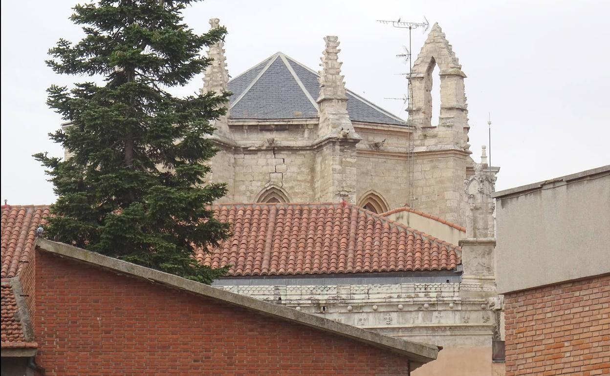 Estampa inédita de la parte posterior de la iglesia de San Pablo vista desde la Rondilla de Santa Teresa. 