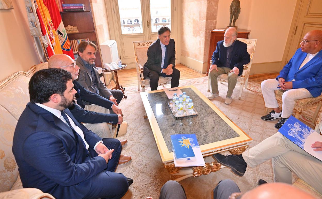Un momento de la reunión en el Ayuntamiento. 