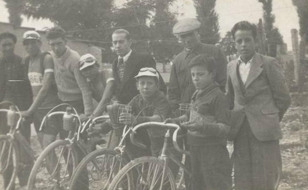 El medinense que llegó a Valladolid cargado de bicicletas