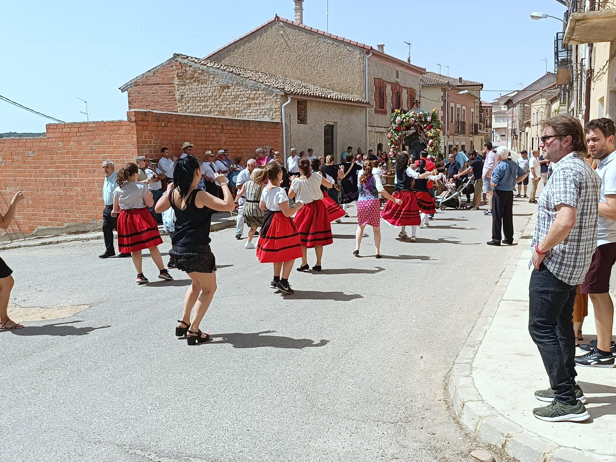 La localidad cerrateña disfruta de unas animadas Fiestas Patronales