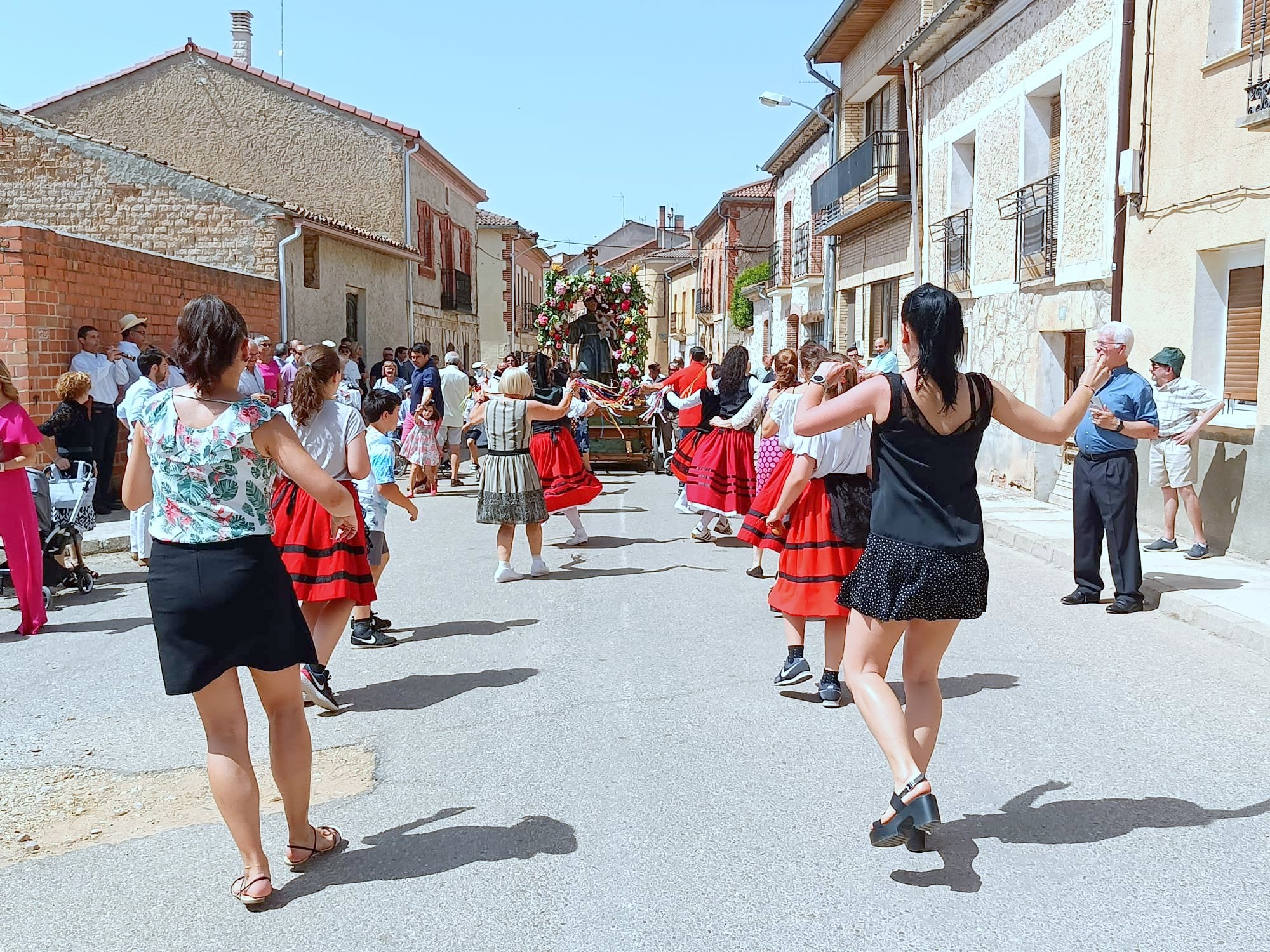 La localidad cerrateña disfruta de unas animadas Fiestas Patronales