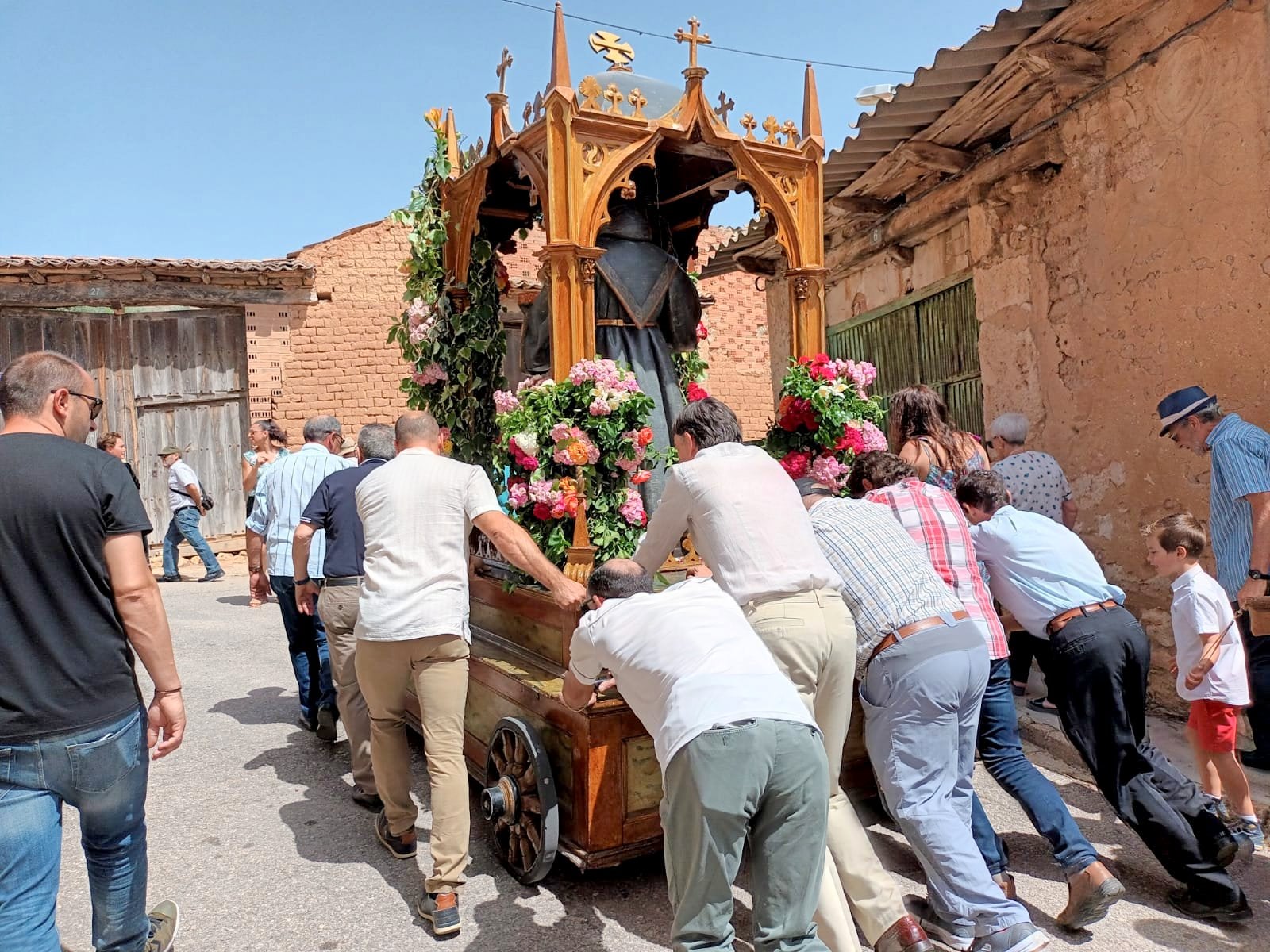 La localidad cerrateña disfruta de unas animadas Fiestas Patronales