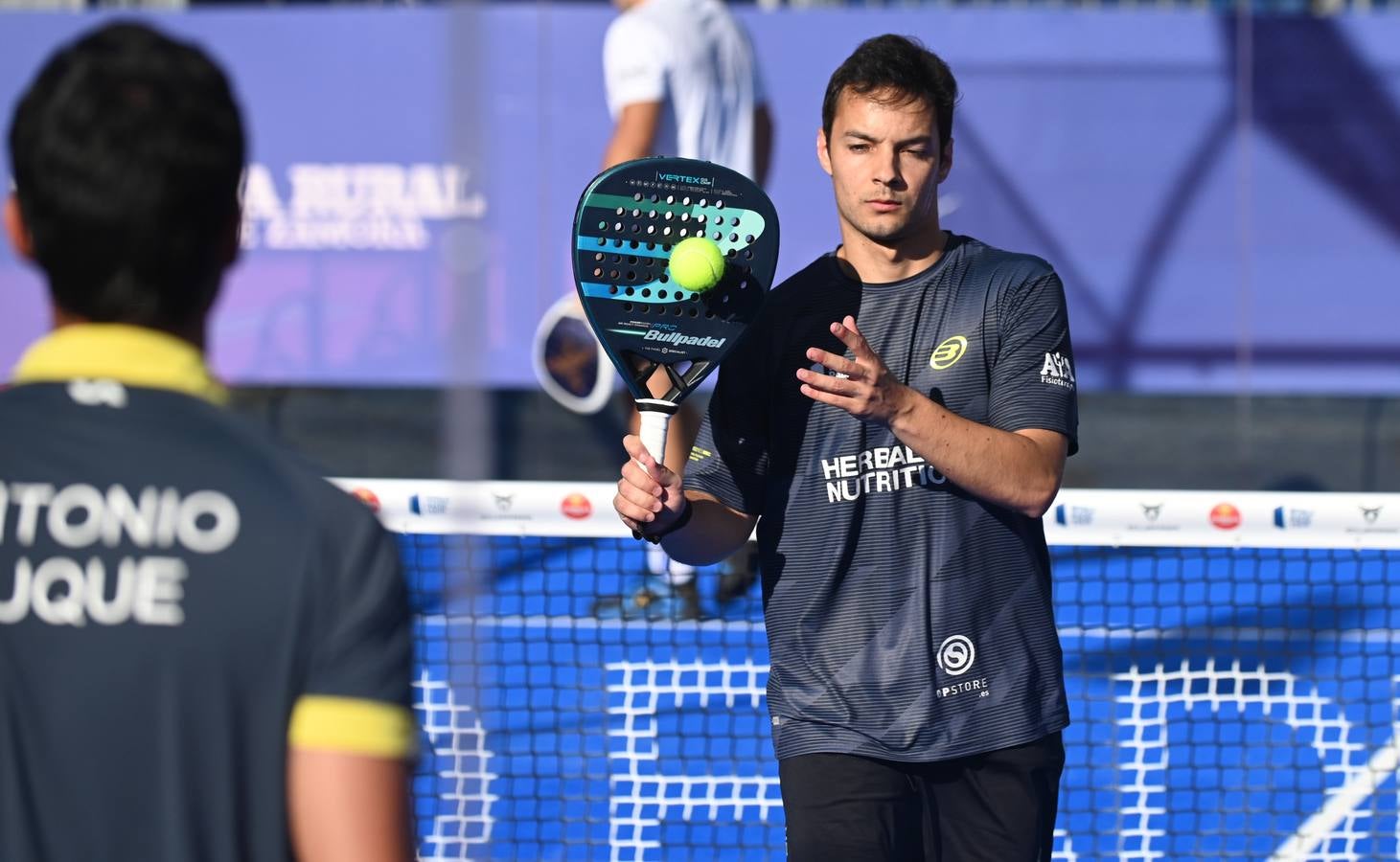 Fotos: Arranca en la Plaza Mayor el Valladolid Máster Caja Rural de Zamora Trofeo Recoletas