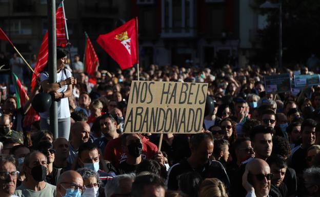 Unas 6.000 personas claman en Zamora contra la gestión del incendio que ha dado «la puntilla» a la España Vaciada