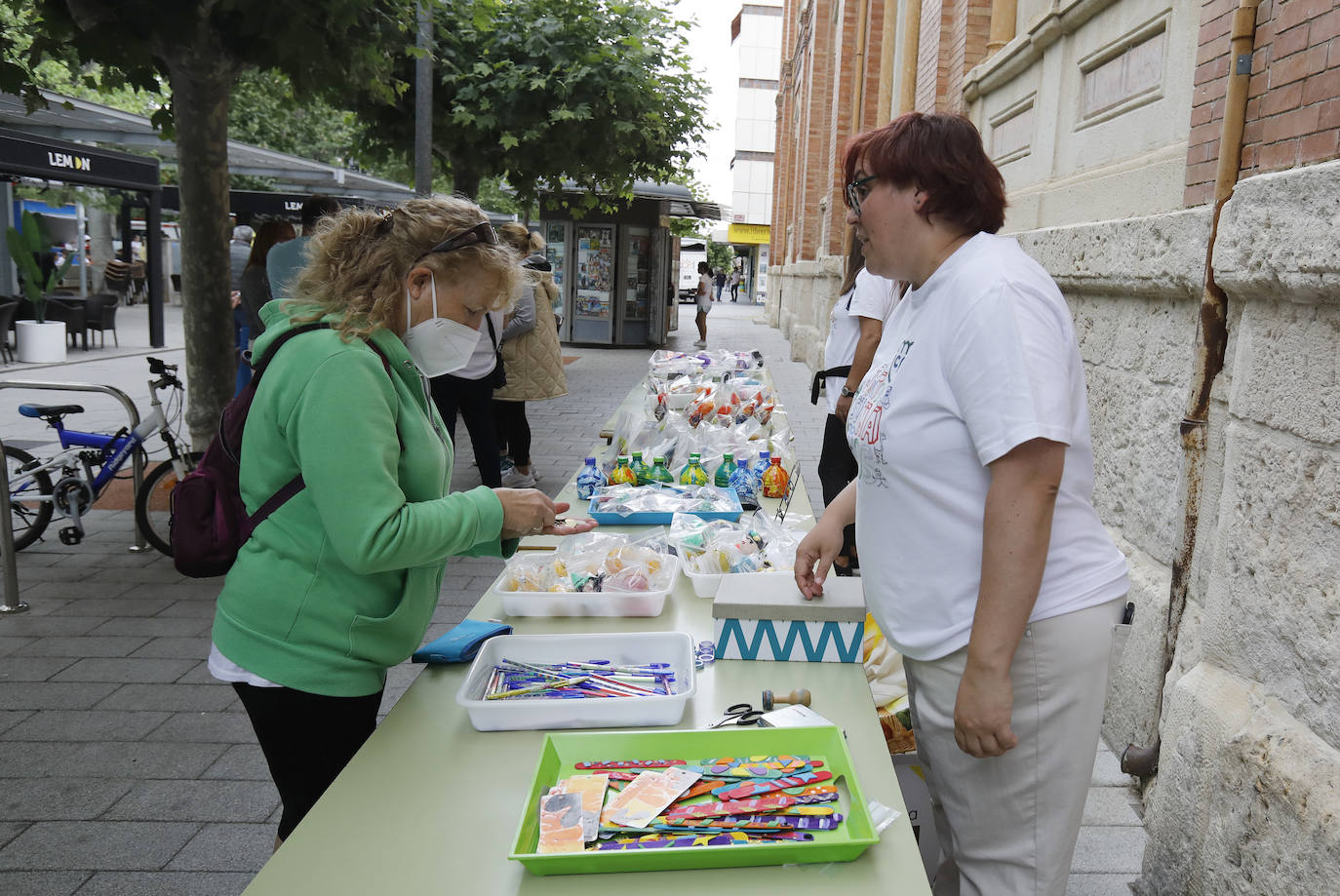 El parque del Salón acoge la prueba solidaria con mercadillo y paellada para todos los alumnos.