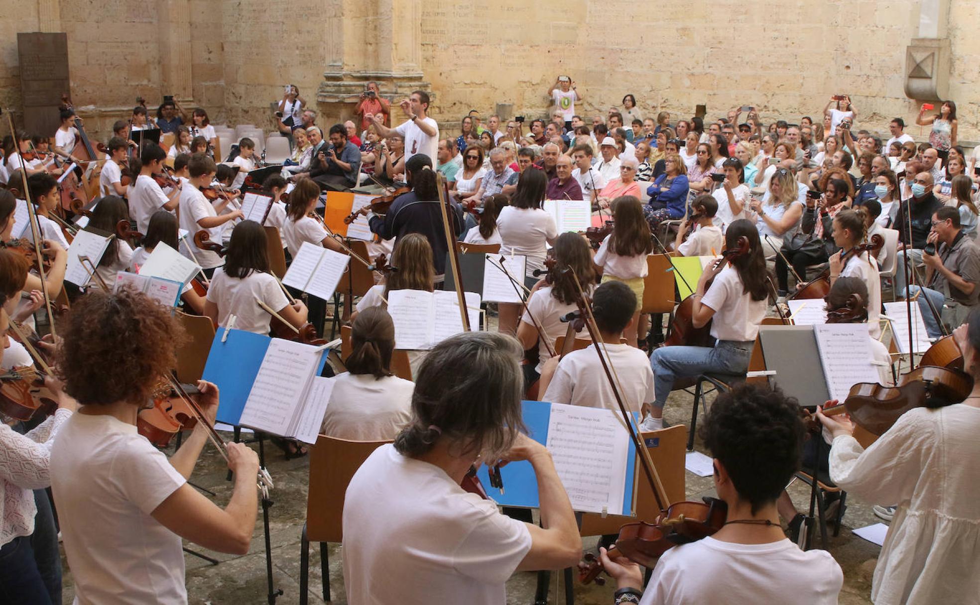 Concierto celebrado ayer en las ruinas de San Agustín. 