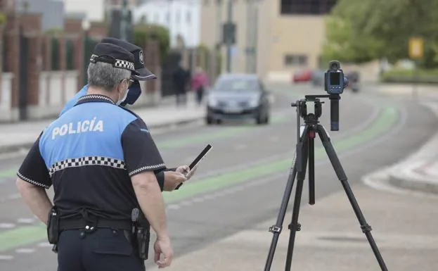 Los radares imponen tres multas diarias por superar los treinta por hora en Valladolid