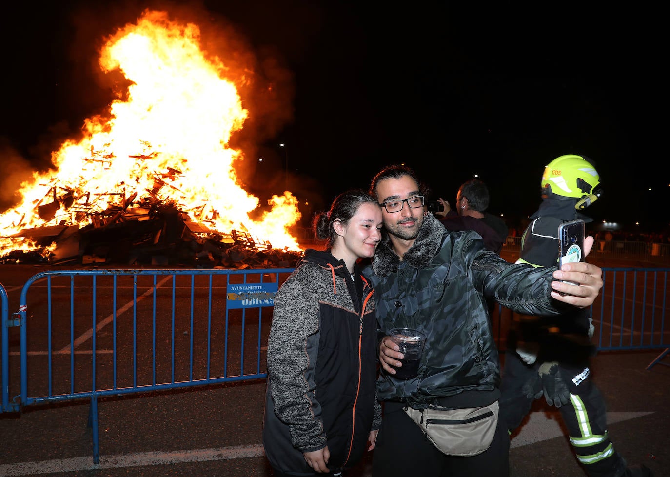 Fotos: Hoguera de San Juan en Palencia