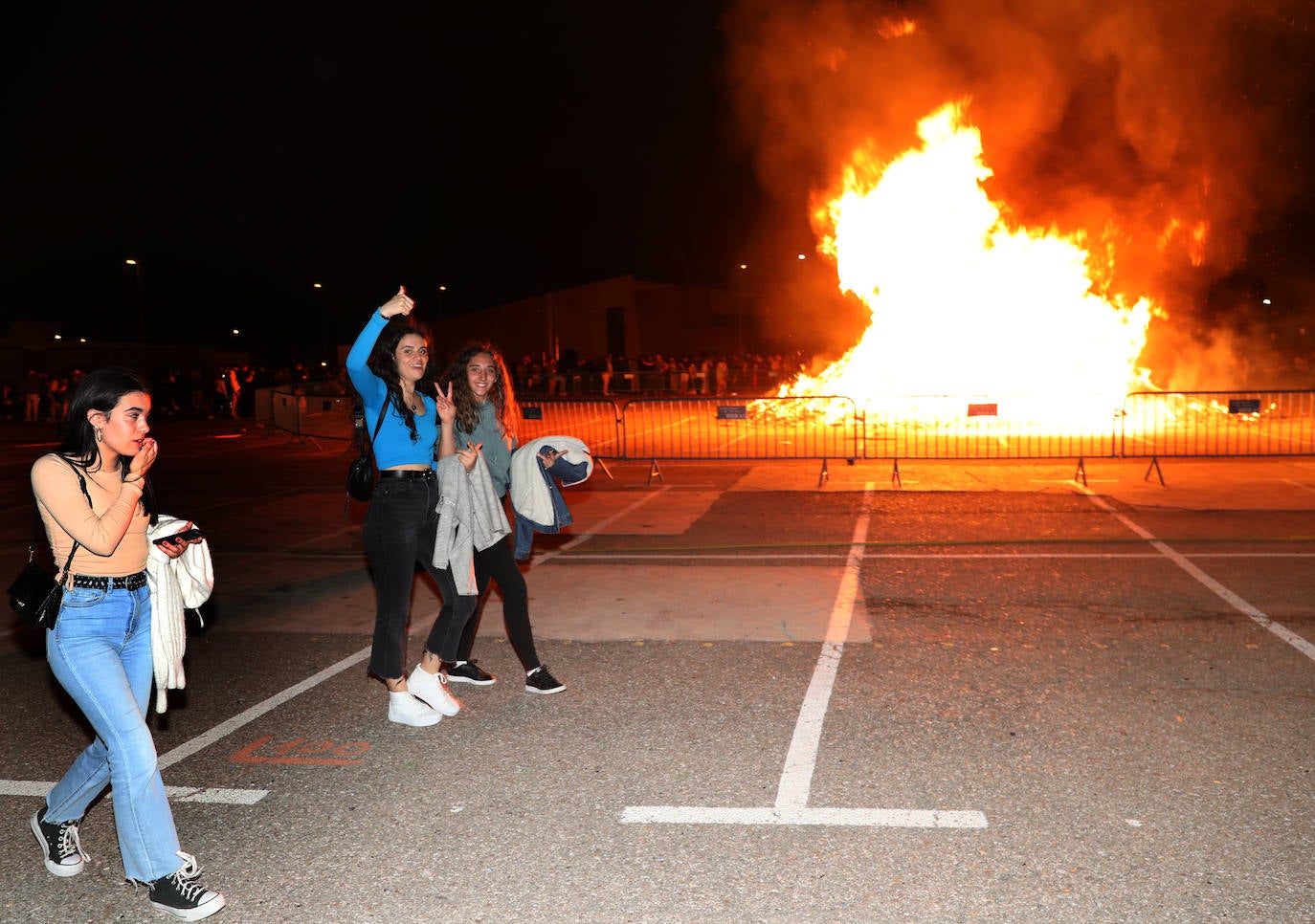 Fotos: Hoguera de San Juan en Palencia