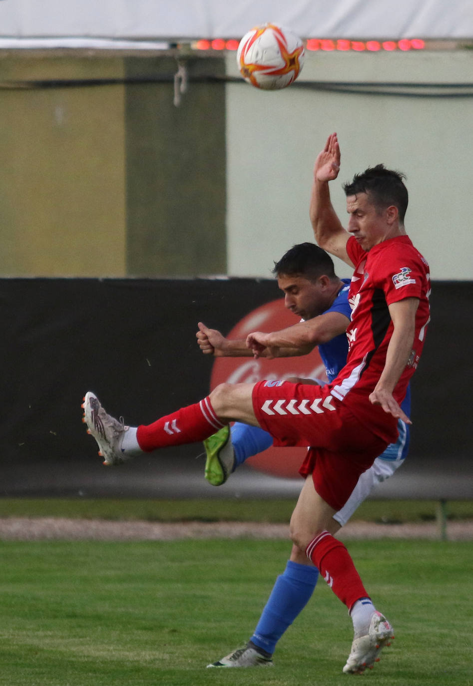 Los jugadores del Unami celebran uno de los goles marcados por Alcubilla este sábado.