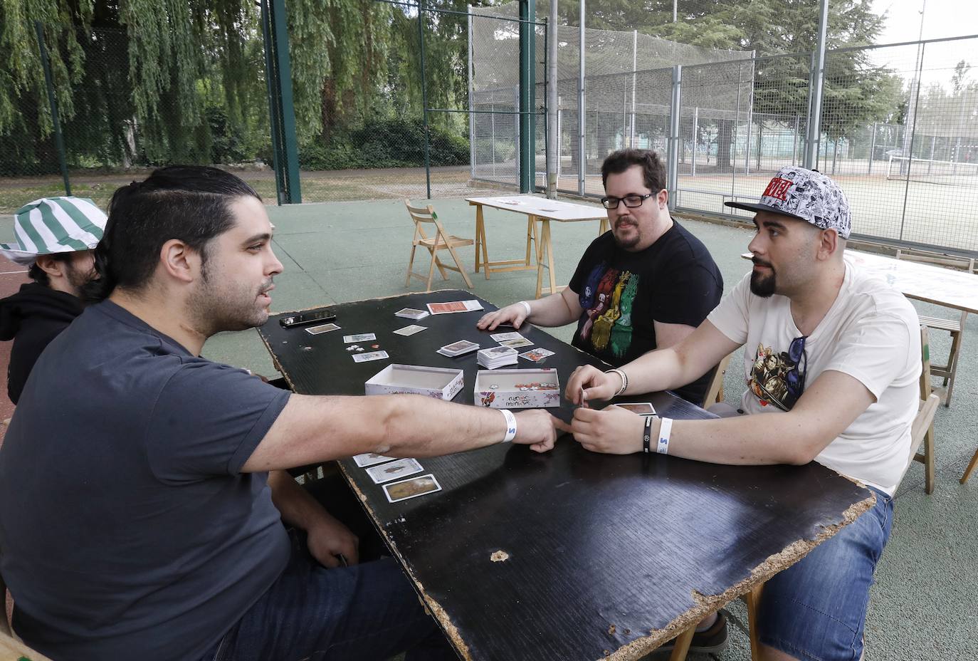 La octava edición del Salón Manga&Cómic de Palencia llena de color y de actividades el frontón de Eras de Santa Marina