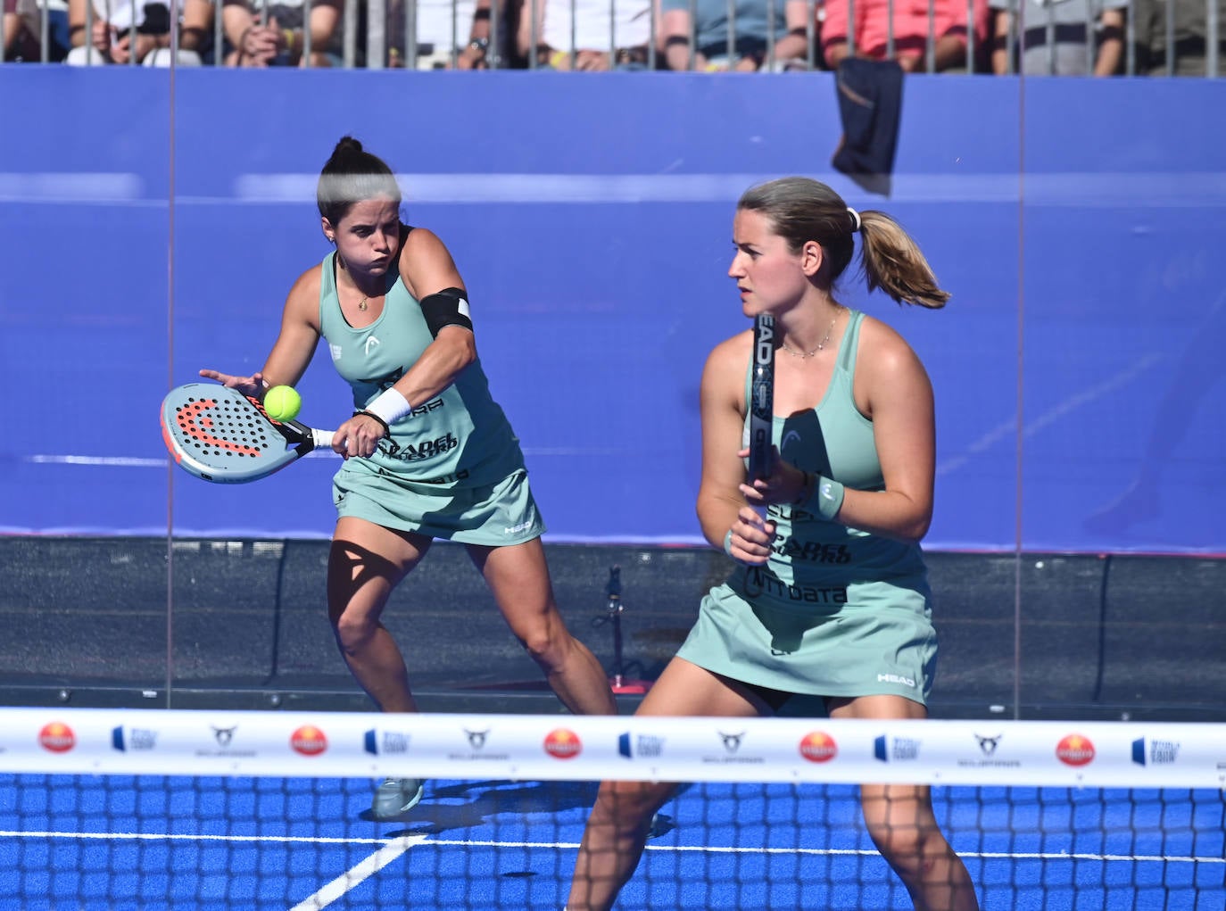 Partido entre Marta Marrero y Lucía Sainz contra Ariana Sánchez y Paula José María.