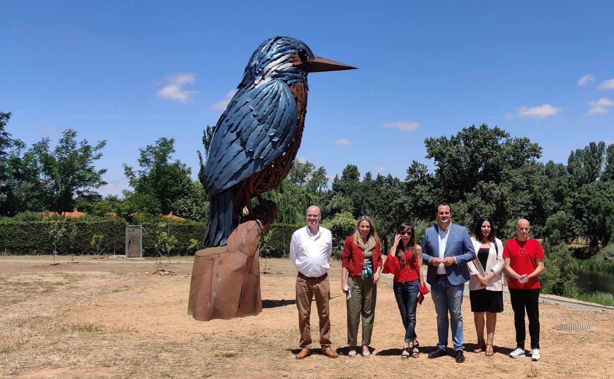 Presentación de la nueva escultura. 