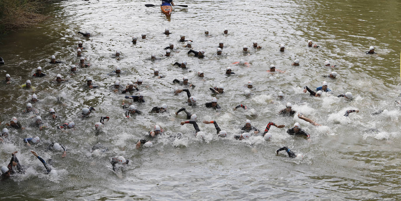 La prueba contó con la participación de 127 triatletas en el popular circuito urbano