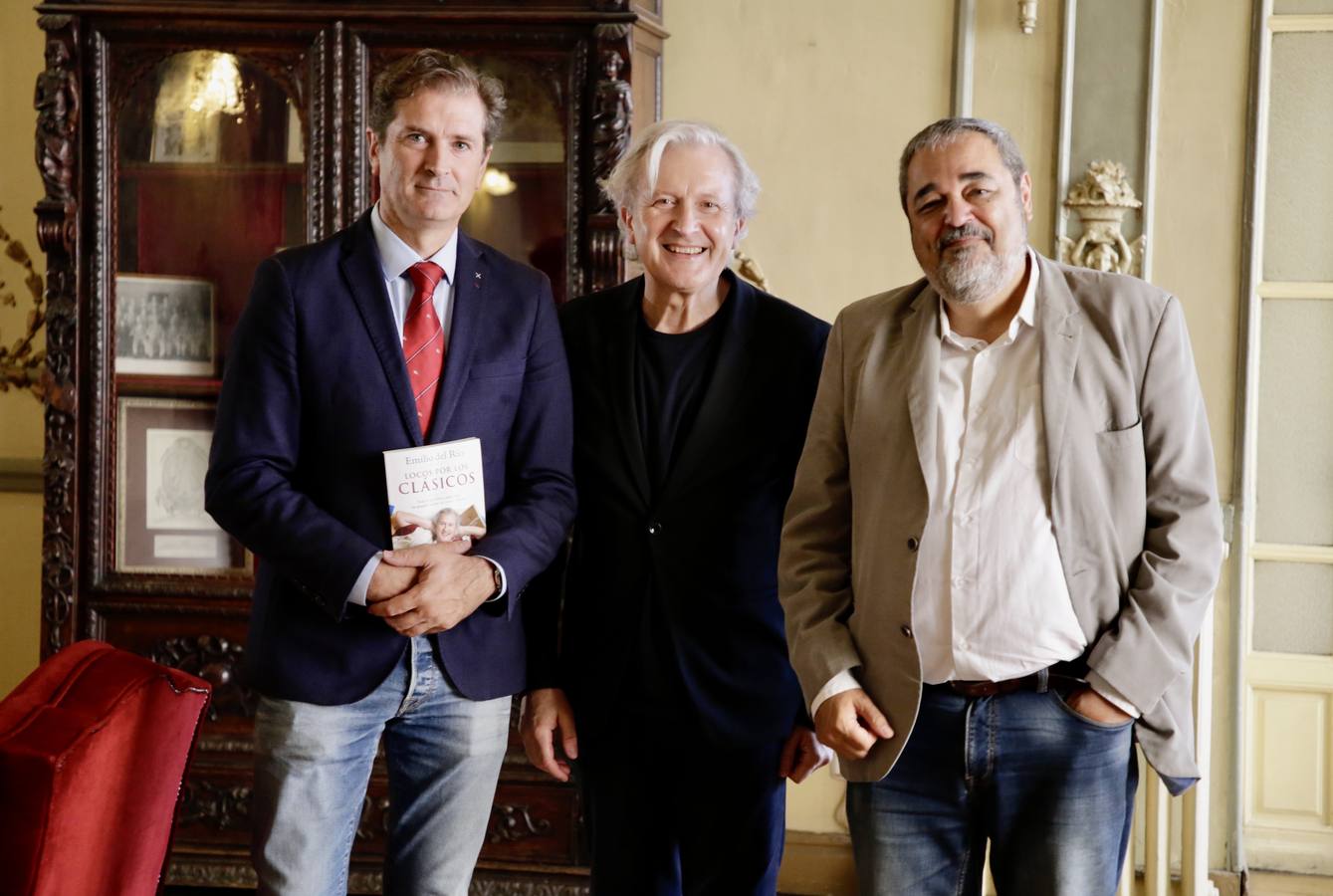 Fotos: Emilio del Río vuelve a encantar al público del Aula de Cultura