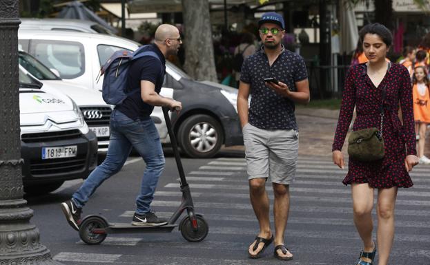 Las multas a las que se enfrentan los conductores de patinetes eléctricos