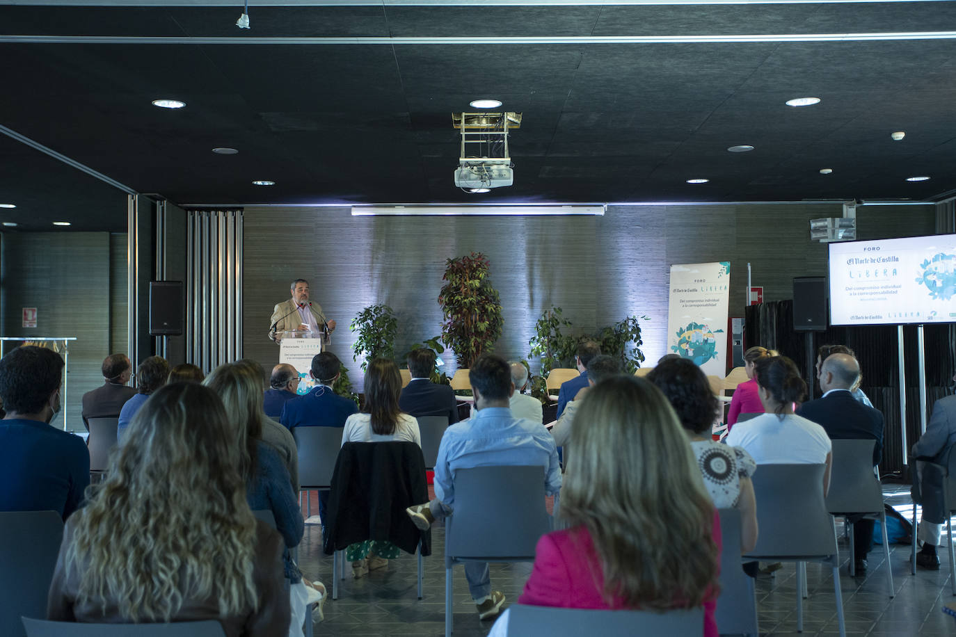 Fotos: La mesa redonda sobre gestión de residuos y la basuraleza, en imágenes