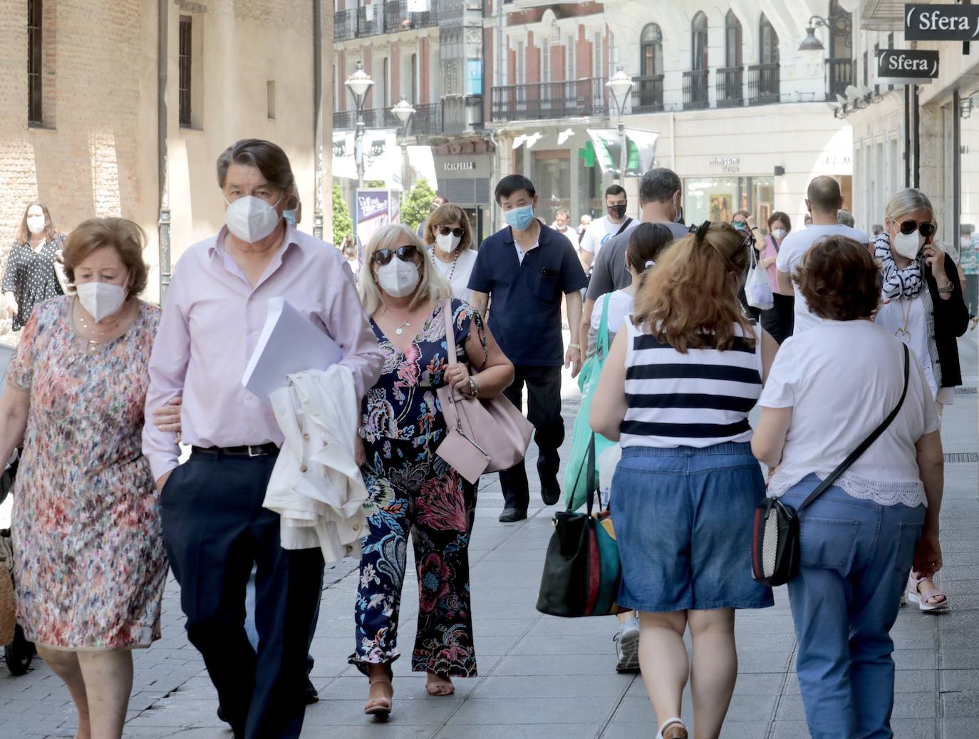 La Junta aconseja el uso de mascarilla en interiores concurridos ante el aumento de contagios