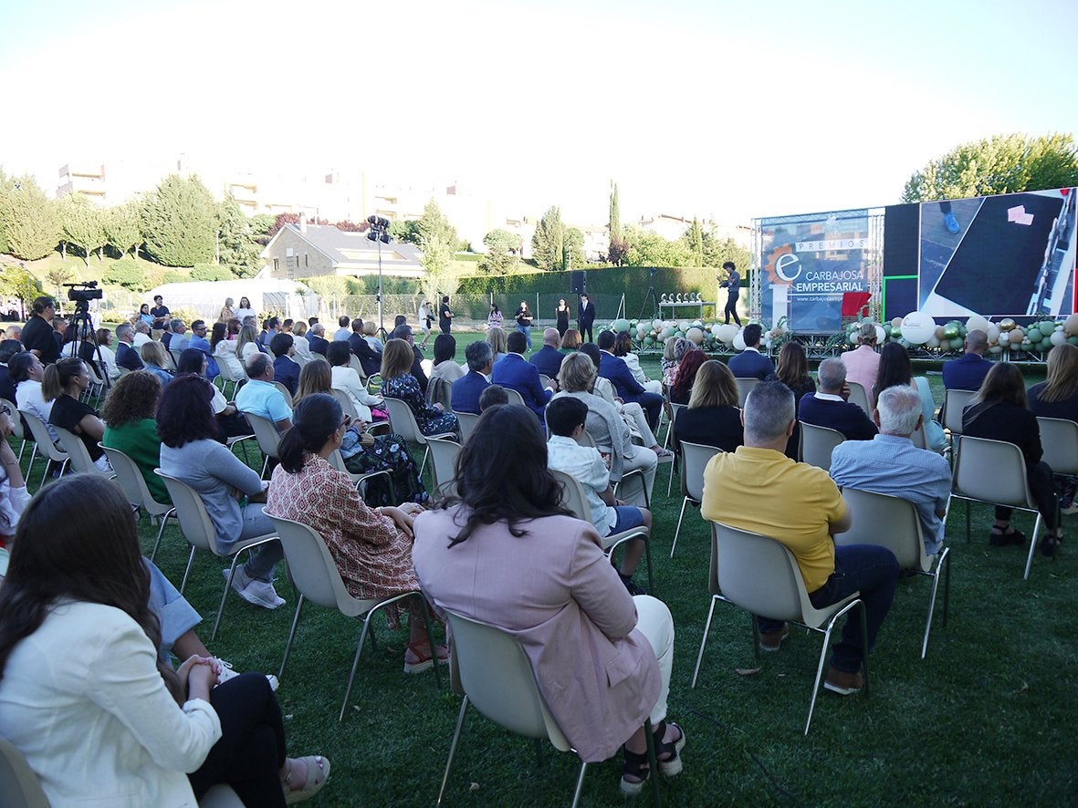 Foto de familia de los premiados. 