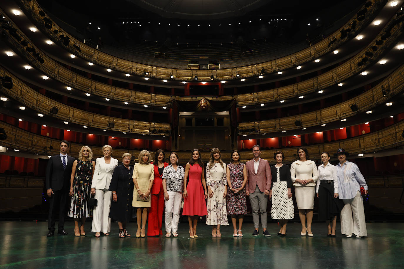 Consortes de los participantes en la Cumbre de la OTAN, en el Teatro Real de Madrid.