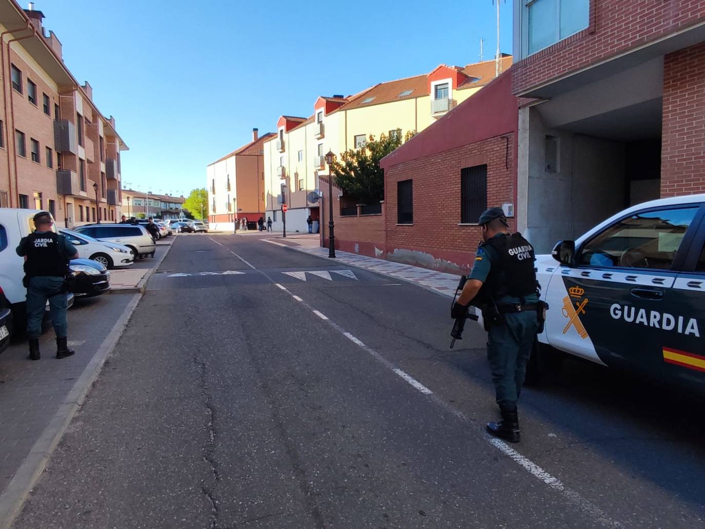 Muere un hombre por disparos de rifle en Santovenia y el autor se atrinchera en una casa con rehenes