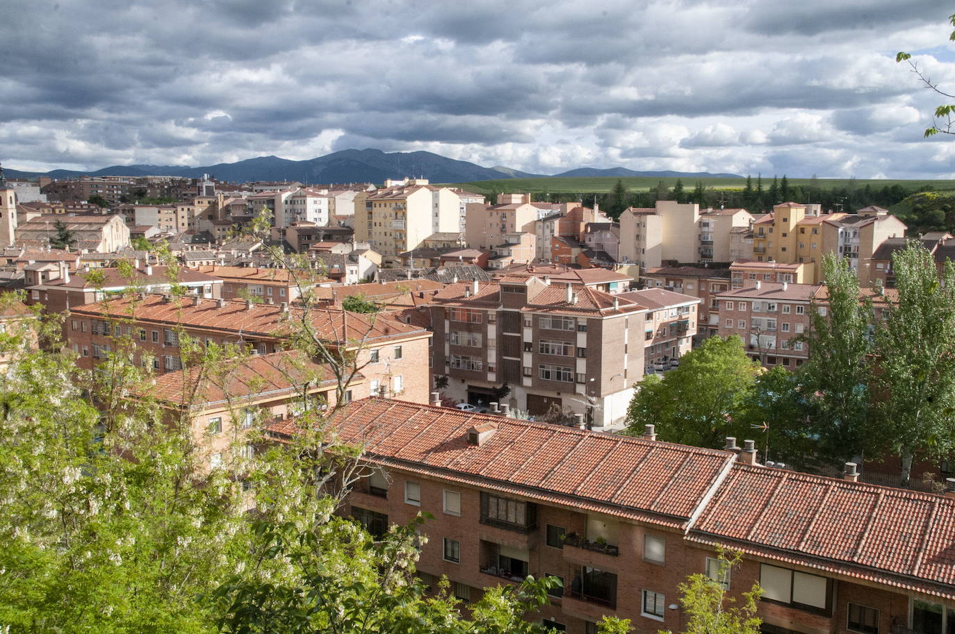 El Ayuntamiento de Segovia plantea la rehabilitación de edificios y calles en el polígono de San Millán