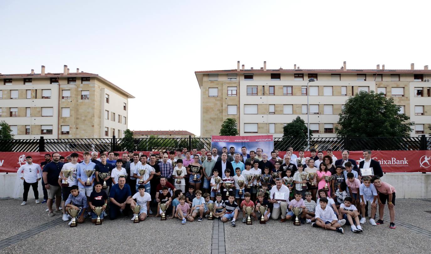 Fotos: Gala de entrega de los premios de la Delegación Provincial de Fútbol (4/5)