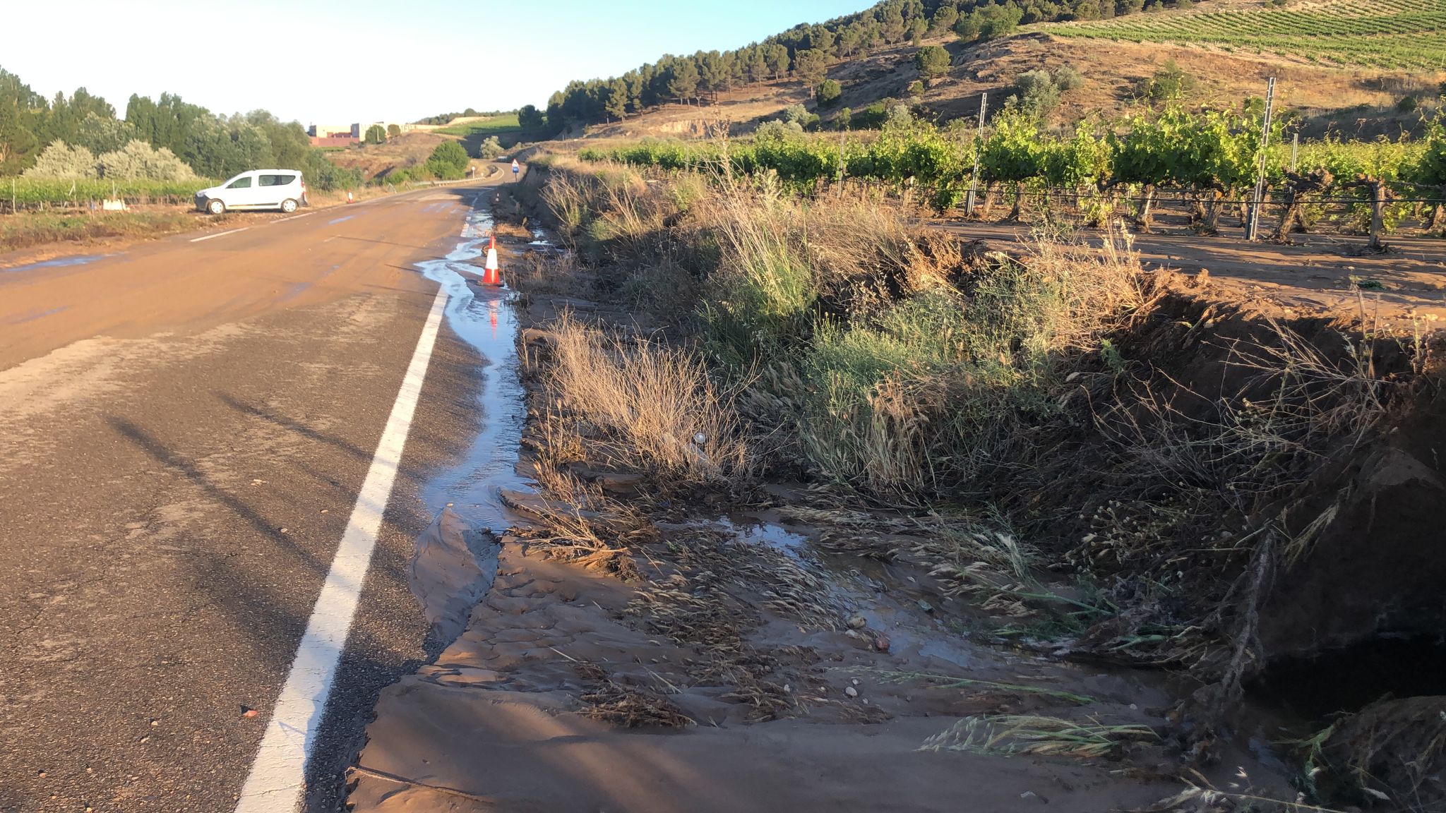 Fotos: El nuevo reventón de la tubería del canal de Riaza, en imágenes