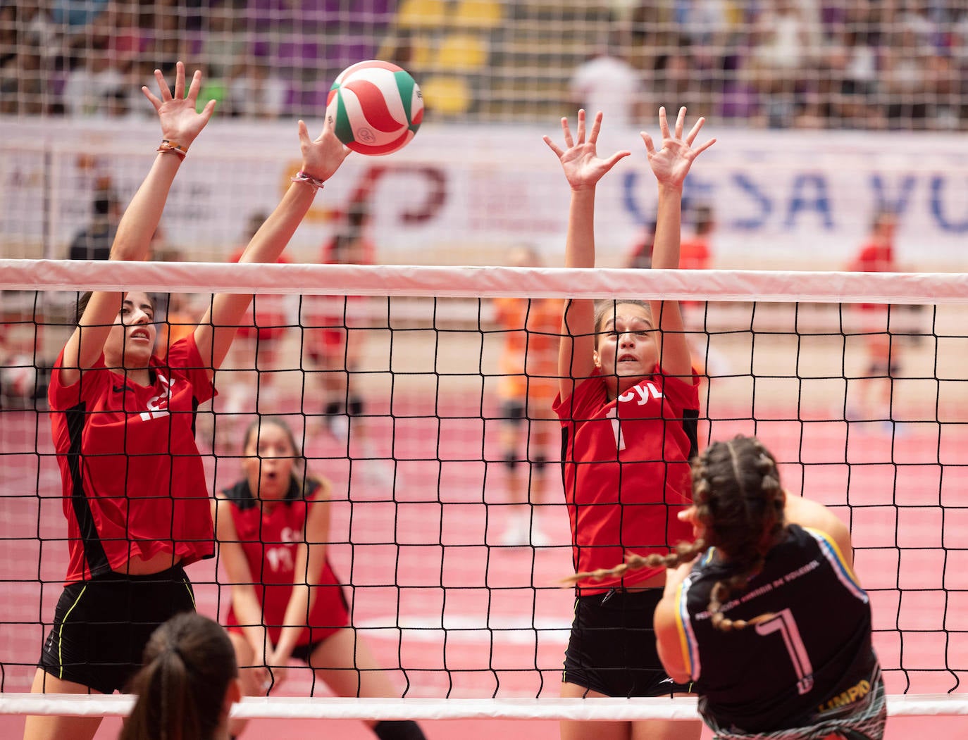 Fotos: Campeonato de selecciones autonómicas infantil y cadete de Voley