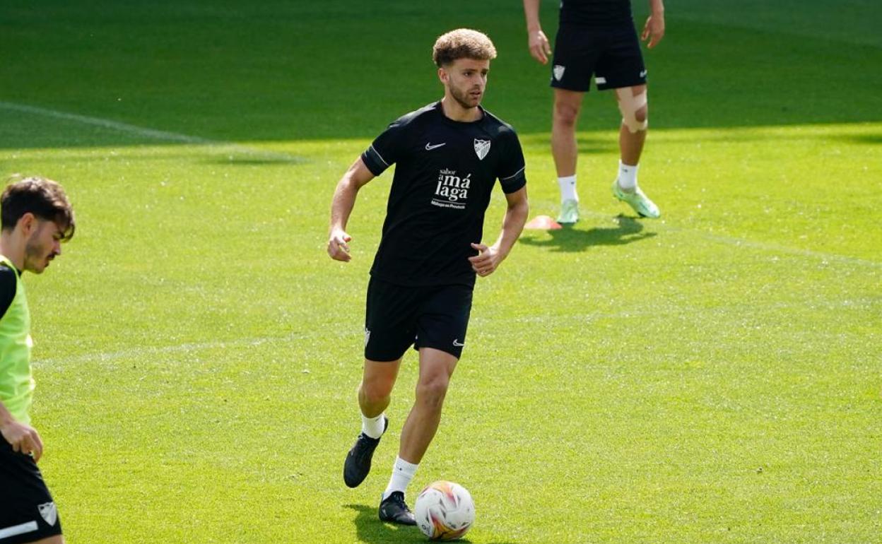 Alberto Quintana, en una sesión de entrenamiento con el Málaga. 